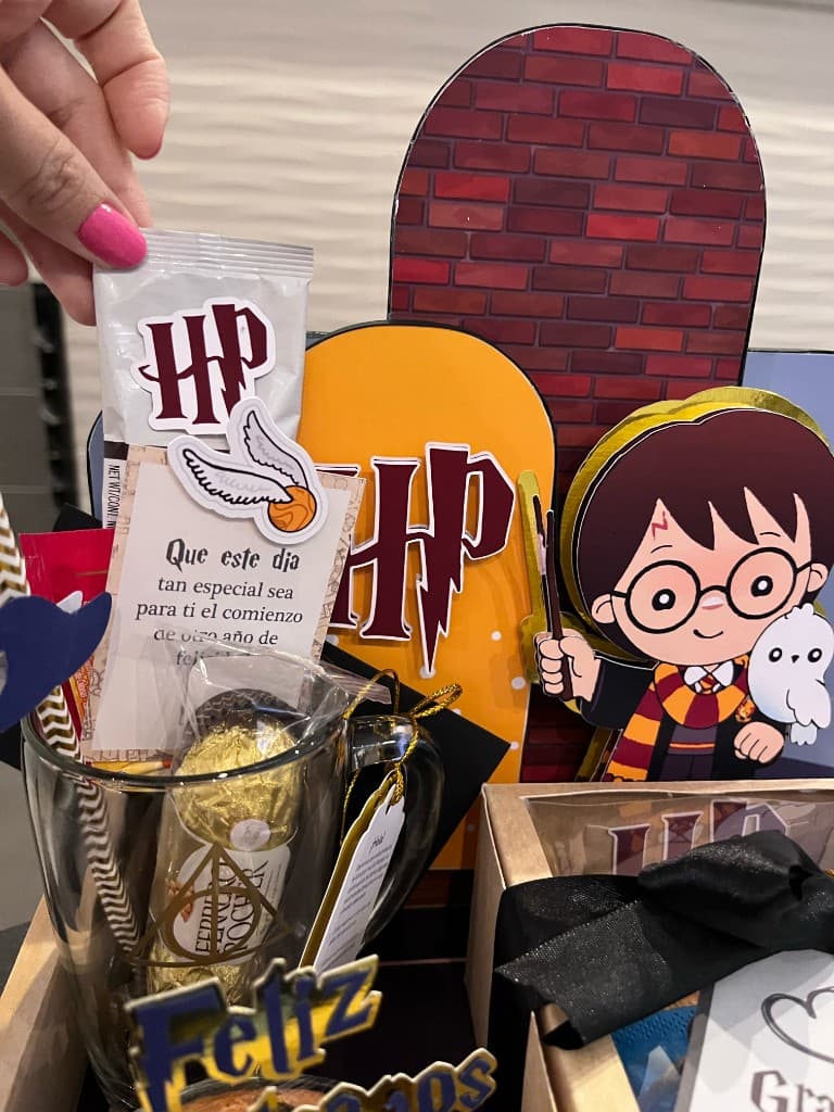 Bandeja temática Harry Potter con papelería personalizada